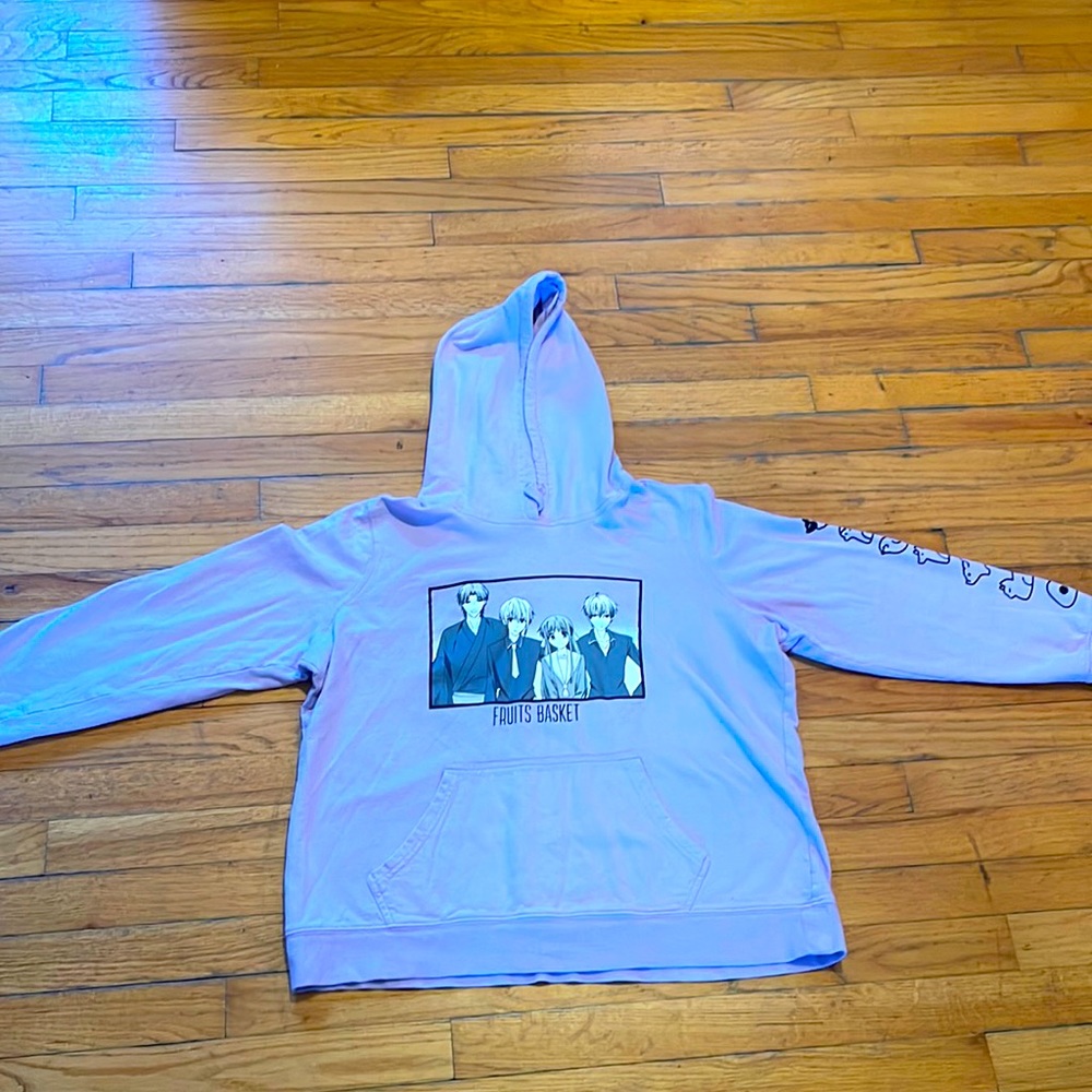 Hot Topic Animé sweat shirt lavender colored